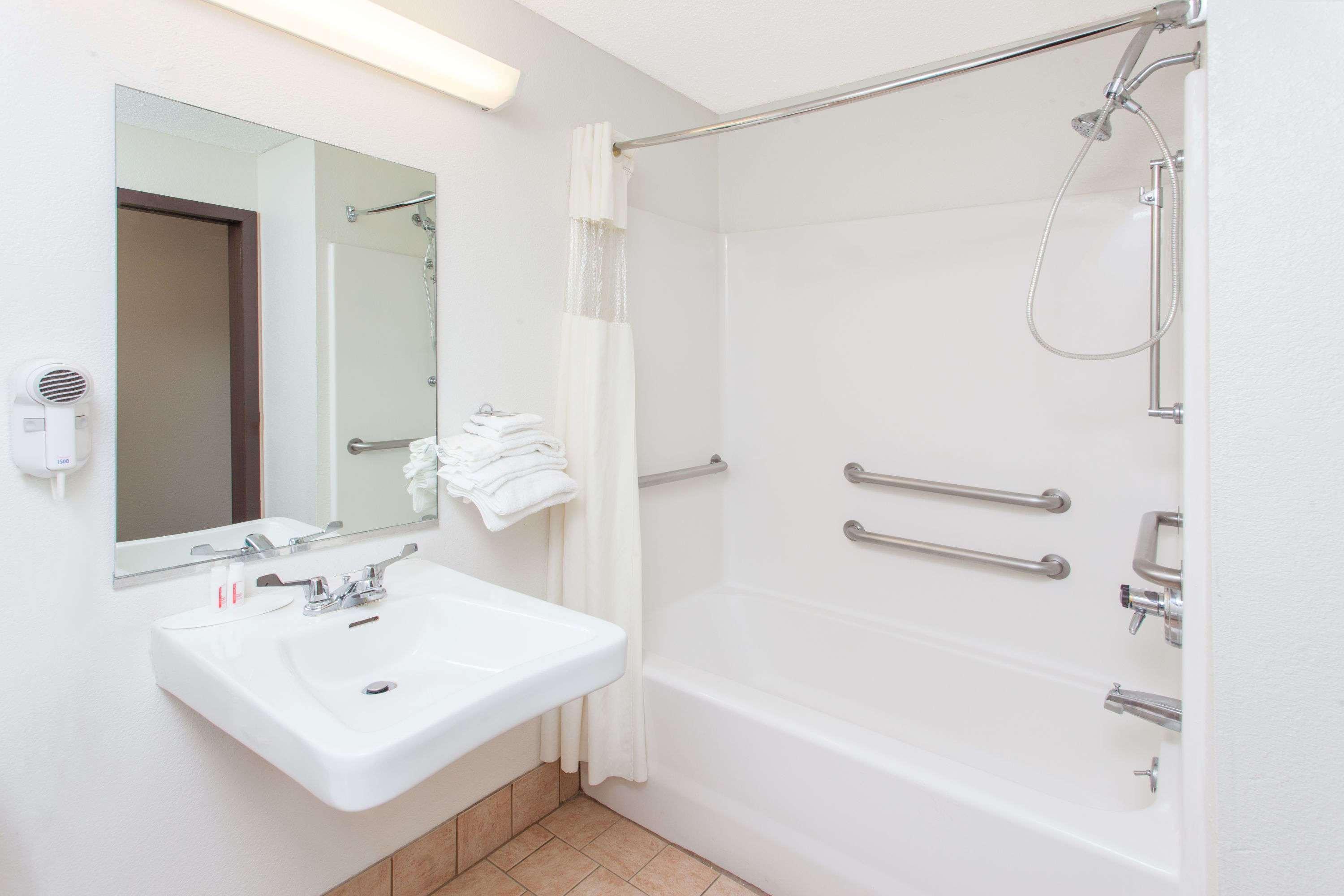 Baymont By Wyndham Smyrna Hotel Bagian luar foto