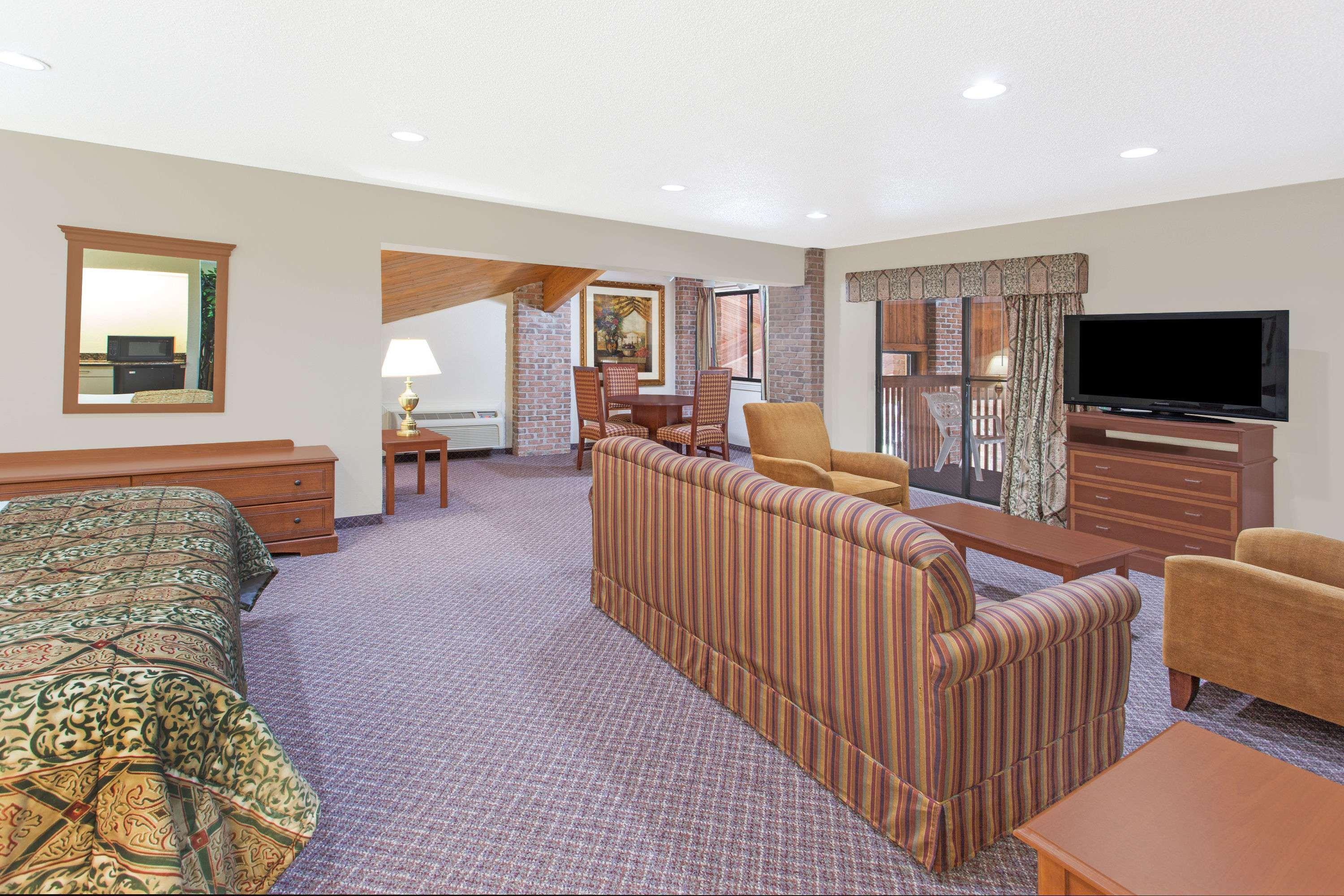 Baymont By Wyndham Smyrna Hotel Bagian luar foto